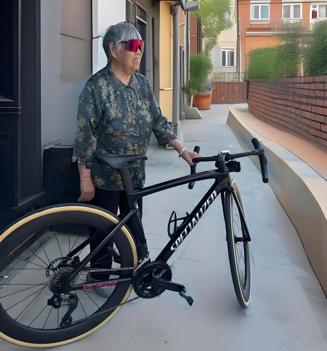 M6米乐：单车产业报告：崔克自行车怎么样属于什么档次闪电跟捷安特怎么选(图4)